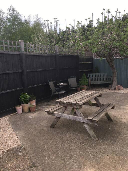 Villa Herb Garden Bungalow Nazeing Exterior foto